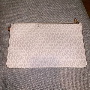Michael Kors pouch